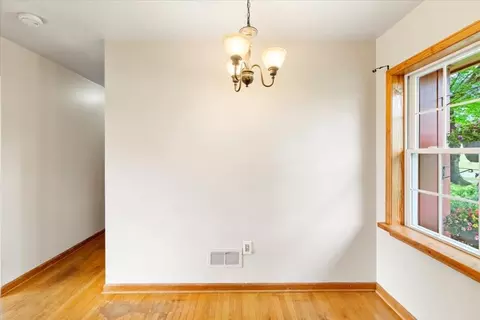 Living - 5496 Stuart St, Dublin, VA 24084 photo 8 of 9