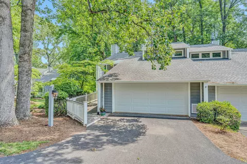 450 Anchor Dr #A, Moneta, VA 24121