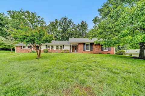 2517 Sprucewood Rd SW, Roanoke, VA 24015