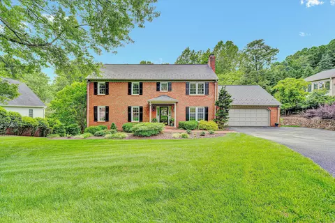 5378 Chaucers Ct, Roanoke, VA 24018