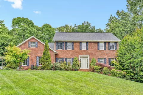 196 Buckingham Ct, Roanoke, VA 24019