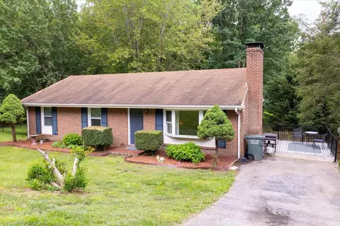 2266 Medford Rd, Salem, VA 24153