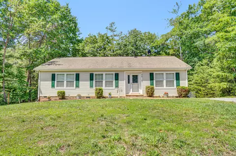140 Circle View St, Rocky Mount, VA 24151