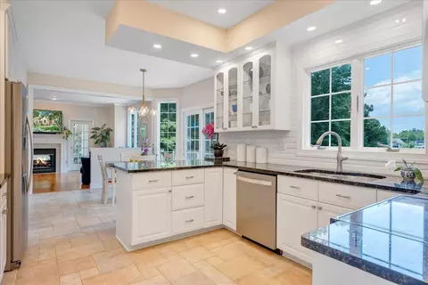 Kitchen - 72 Pine Crest Cir, Moneta, VA 24121 photo 6 of 6