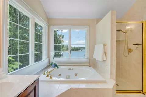 Bath - 72 Pine Crest Cir, Moneta, VA 24121 photo 7 of 8