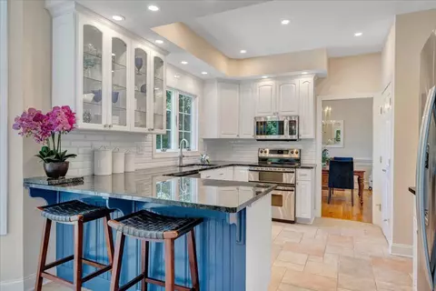 Kitchen - 72 Pine Crest Cir, Moneta, VA 24121 photo 5 of 6