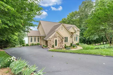 Exterior - 72 Pine Crest Cir, Moneta, VA 24121 photo 15 of 42