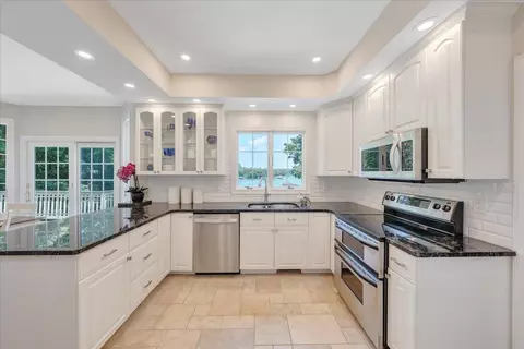 Kitchen - 72 Pine Crest Cir, Moneta, VA 24121 photo 3 of 6