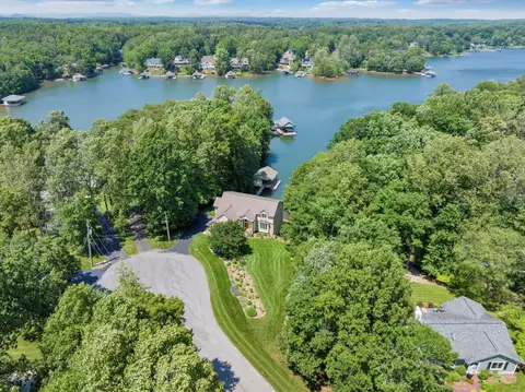 View/Area - 72 Pine Crest Cir, Moneta, VA 24121 photo 3 of 18
