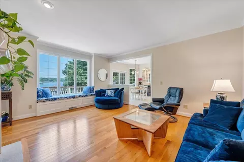 Living - 72 Pine Crest Cir, Moneta, VA 24121 photo 4 of 7