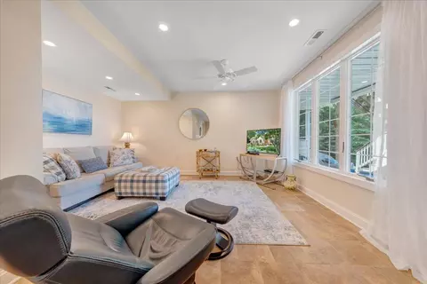 Living - 72 Pine Crest Cir, Moneta, VA 24121 photo 6 of 7