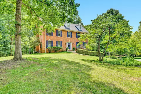 320 Grandview Dr, Troutville, VA 24175