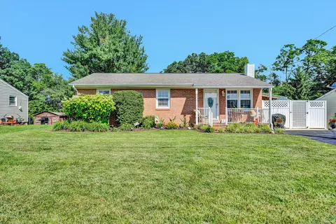 2139 Bailey Ave, Salem, VA 24153 photo 2