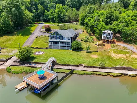 285 Dixon Dr, Hardy, VA 24101