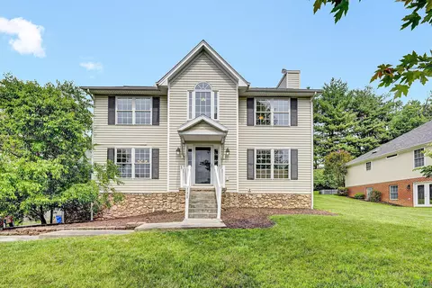 135 Sapphire Ave, Christiansburg, VA 24073