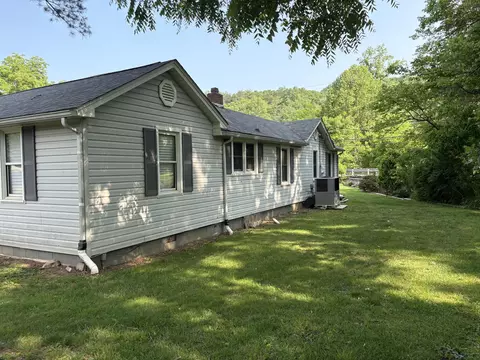 Exterior - 4007 Callaghan Cir, Covington, VA 24426 photo 5 of 7