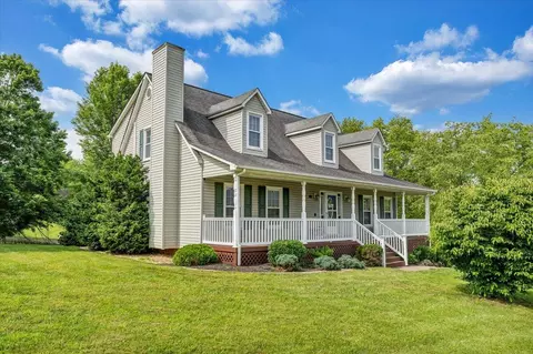 201 Jay Ridge Rd, Cloverdale, VA 24077