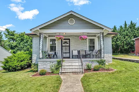 1368 Craig Robertson Rd SE, Roanoke, VA 24014