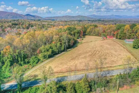 345 Deepwoods Rd, Hardy, VA 24101