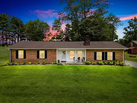 1501 English Forest Rd, Pulaski, VA 24301