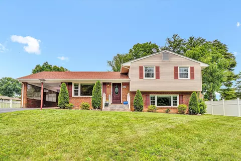 2604 Mcvitty Rd, Roanoke, VA 24018