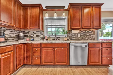 2604 Mcvitty Rd, Roanoke, VA 24018 photo 8