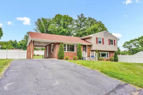 2604 Mcvitty Rd, Roanoke, VA 24018 photo 3