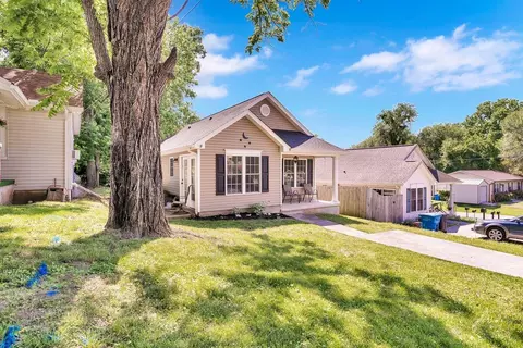 Exterior - 1524 19th St NE, Roanoke, VA 24012 photo 2 of 6