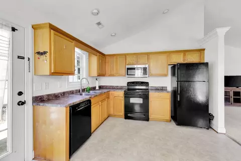 Kitchen - 1524 19th St NE, Roanoke, VA 24012 photo 2 of 2