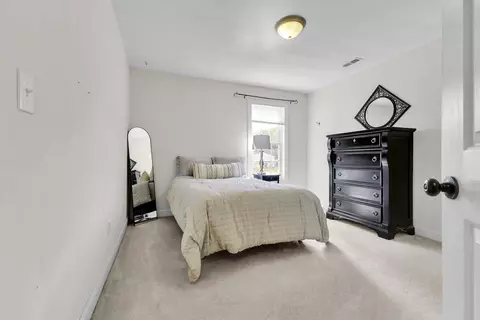 Bedroom - 1524 19th St NE, Roanoke, VA 24012 photo 1 of 4