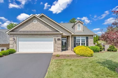 73 Medallion Ct, Daleville, VA 24083