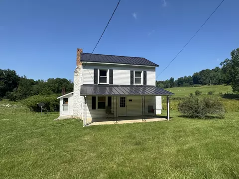 2911 Mountain Top Ln, Vinton, VA 24179