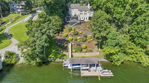 800 Long Island Dr, Moneta, VA 24121
