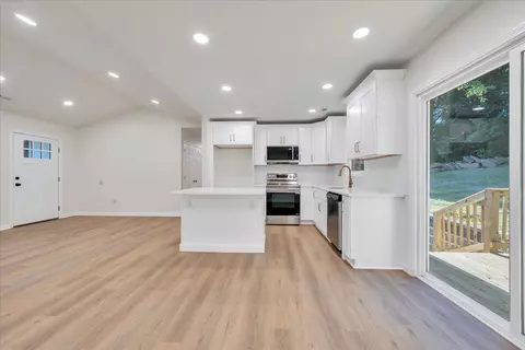 3713 Pinevale Rd, Roanoke, VA 24018 photo 9