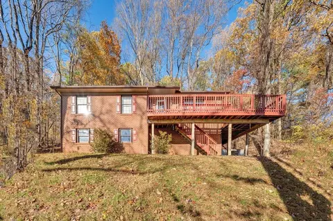 590 Rolling Hill Dr, Rocky Mount, VA 24151