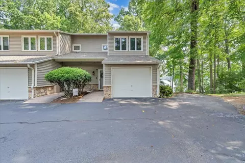 Exterior - 30 Windlass Pointe Dr, Moneta, VA 24121 photo 2 of 26