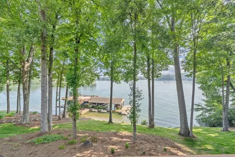 View/Area - 30 Windlass Pointe Dr, Moneta, VA 24121 photo 1 of 16