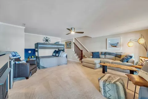 Living - 30 Windlass Pointe Dr, Moneta, VA 24121 photo 9 of 9