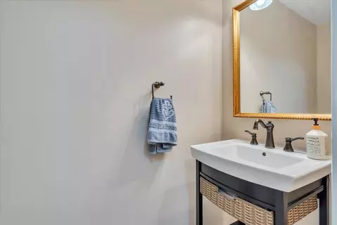 Bath - 30 Windlass Pointe Dr, Moneta, VA 24121 photo 1 of 8