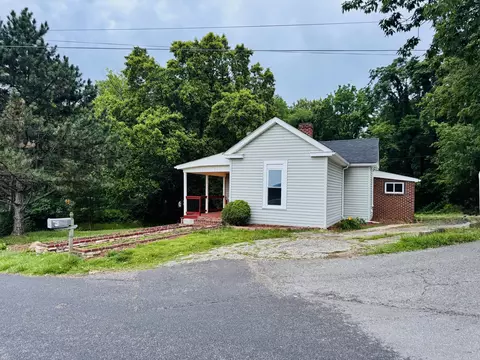 922 Hill Ave, Salem, VA 24153