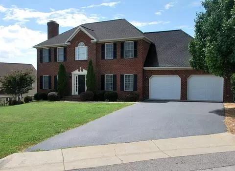 6010 Briar Hill Ct, Roanoke, VA 24012