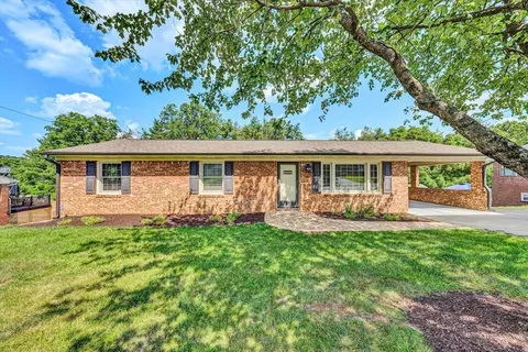 716 Arcadia Cir, Vinton, VA 24179