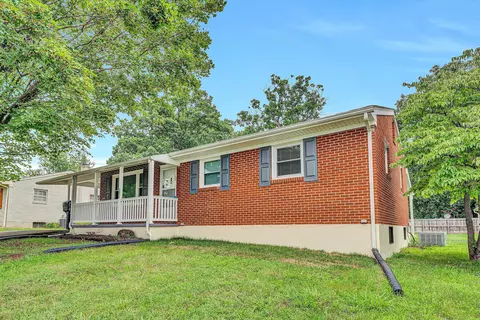 5671 Meadowcrest St, Roanoke, VA 24019