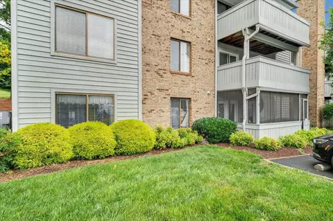 2400 Wood Gate Ln, Salem, VA 24153