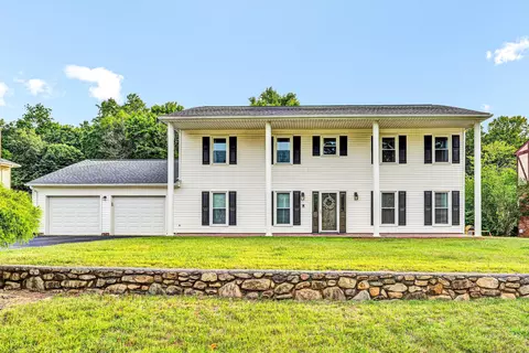 5211 Cherokee Hills Dr, Salem, VA 24153
