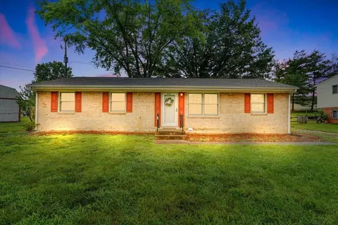 2619 Embassy Dr, Roanoke, VA 24019