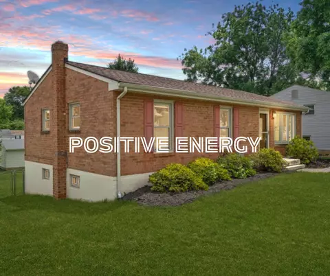 2218 Inge Cir, Salem, VA 24153