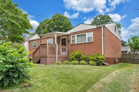 618 Gladies St NW, Roanoke, VA 24017