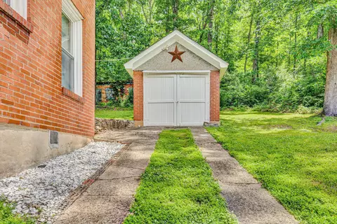 Exterior - 1831 S Carpenter Dr, Covington, VA 24426 photo 5 of 14