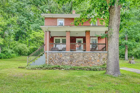 Exterior - 1831 S Carpenter Dr, Covington, VA 24426 photo 3 of 14